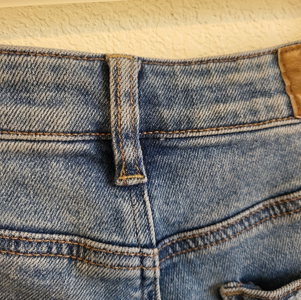 American Eagle Outfitters Women's Stretch Distressed Blue Jeans. Size 00 - Picture 14 of 15